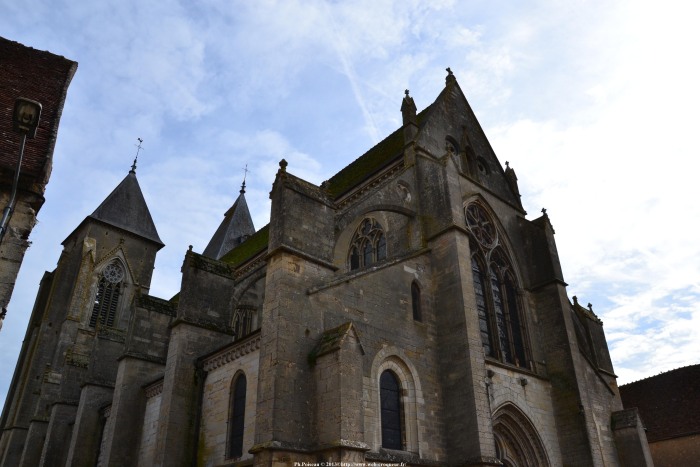 Église saint Pierre de Varzy