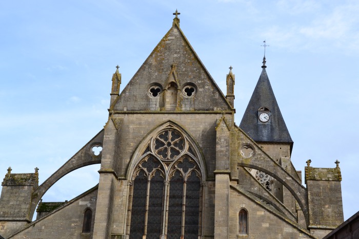 Église saint Pierre de Varzy