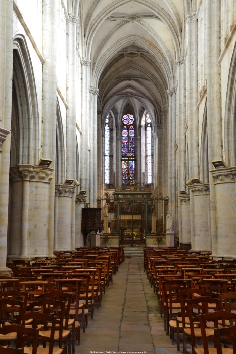 Église de Varzy vue de l'intérieur