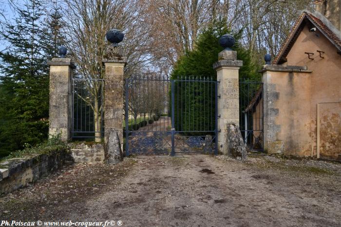 Château de Beaumont la Férrière Nièvre Passion