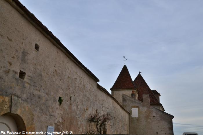 Château de Brinon-sur-beuvron Nièvre Passio