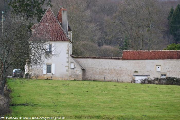 Château de Brinon-sur-beuvron Nièvre Passio