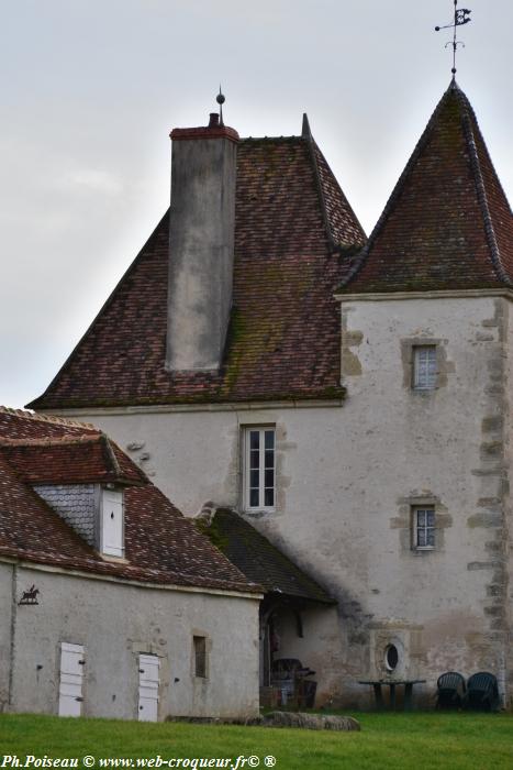 Château de Brinon-sur-beuvron Nièvre Passio