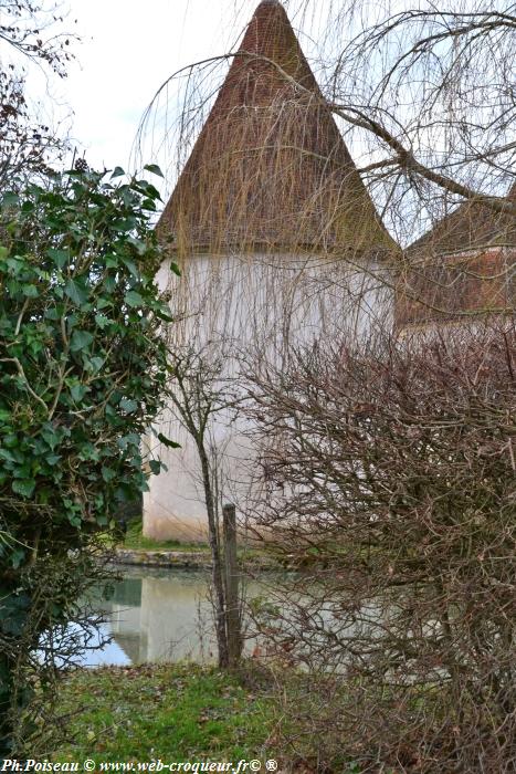 Château de Brinon-sur-beuvron Nièvre Passio