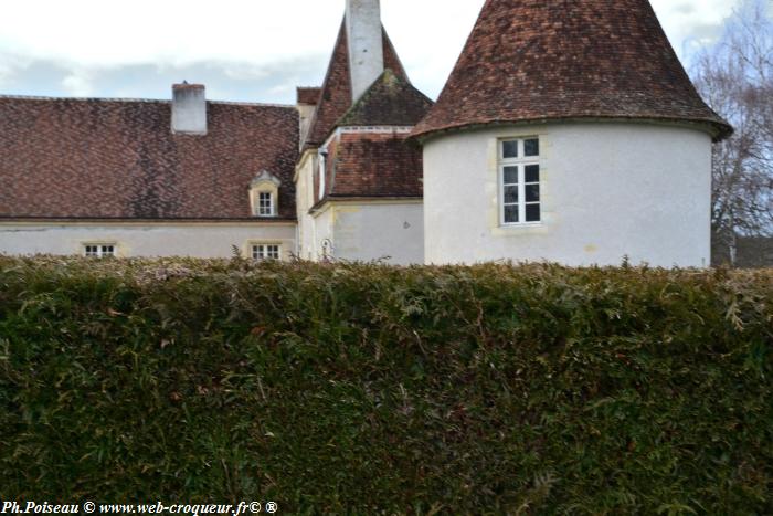 Château de Brinon-sur-beuvron Nièvre Passio