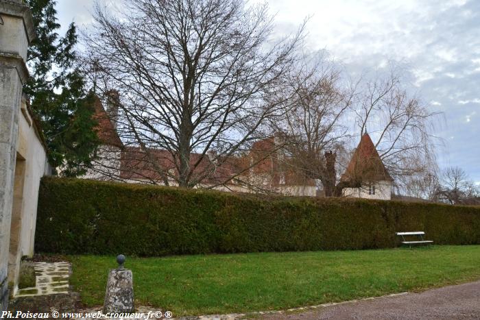 Château de Brinon-sur-beuvron Nièvre Passio