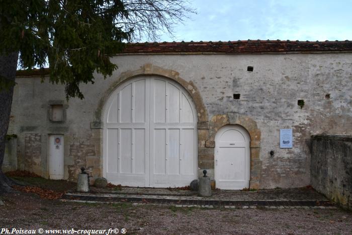 Château de Brinon-sur-beuvron Nièvre Passio