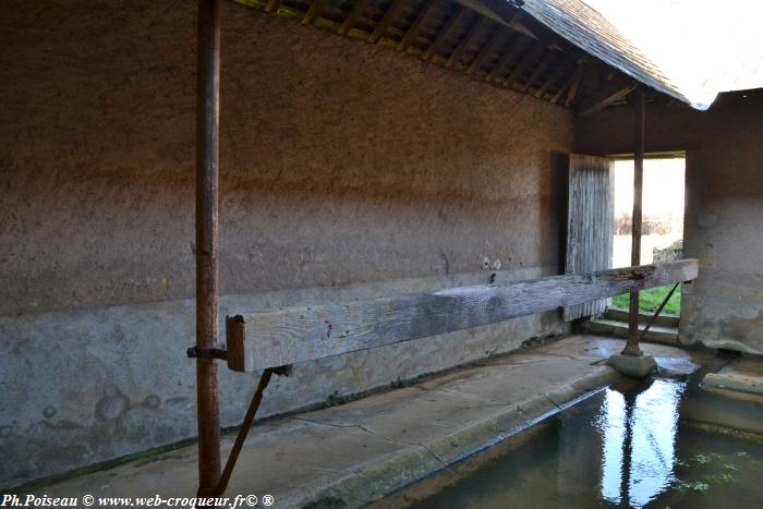 Le lavoir d'Arzembouy Nièvre Passion