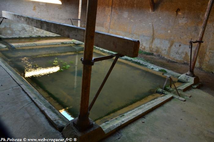 Le lavoir d'Arzembouy Nièvre Passion