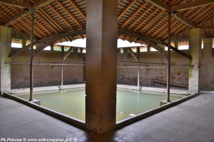 Lavoir de Châteauneuf-Val-de-Bargis Nièvre Passion