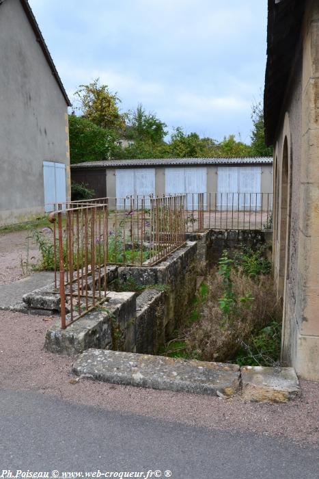 Lavoir de la Source à Prémery