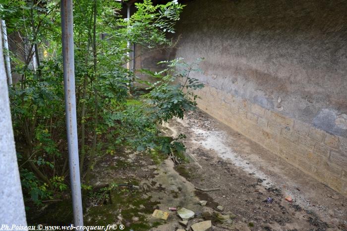 Lavoir de la Source à Prémery