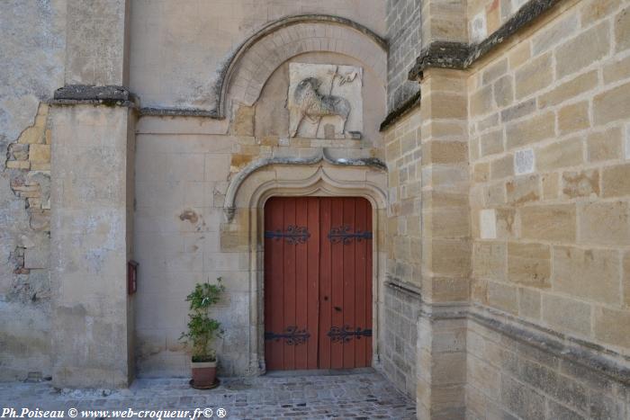 L'église de Lurcy le Bourg Nièvre Passion