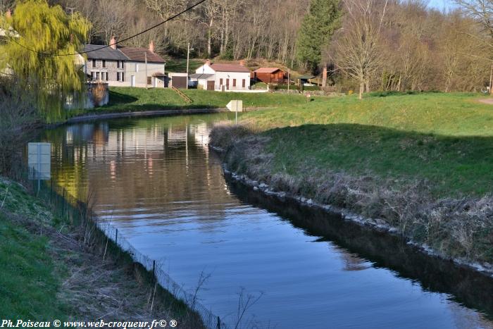 Port Brulé Canal du Nivernais