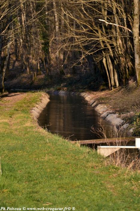 Port Brulé Canal du Nivernais