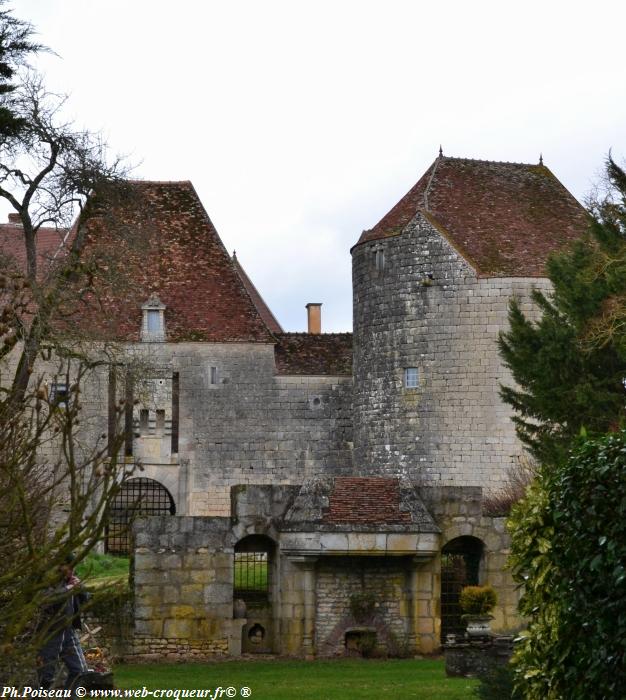 Château la Motte-Josserand Nièvre Passion