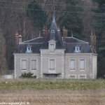 Château les Gibelins un beau manoir  d’Arquian