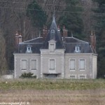 Château les Gibelins un beau manoir  d’Arquian