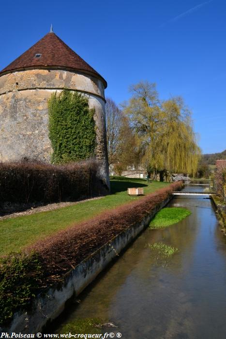 Le colombier de Cessy les Bois