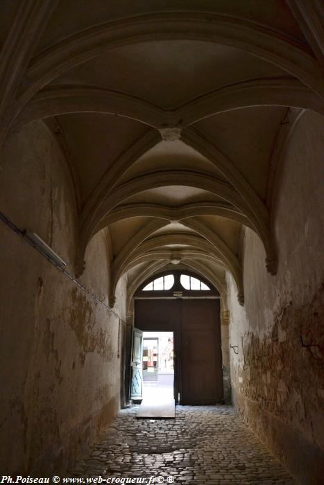 L'Abbaye Notre Dame de La Charité Nièvre Passion