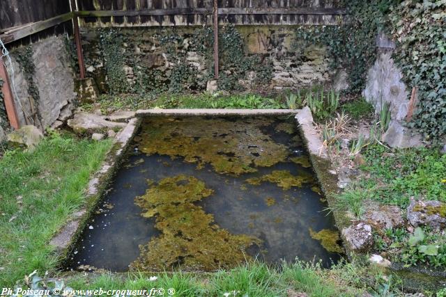 Petit lavoir couvert de Forcy