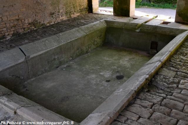 Lavoir dans Les Crisenons un beau patrimoine