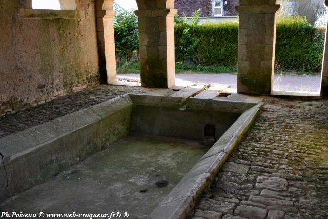 Lavoir dans Les Crisenons un beau patrimoine