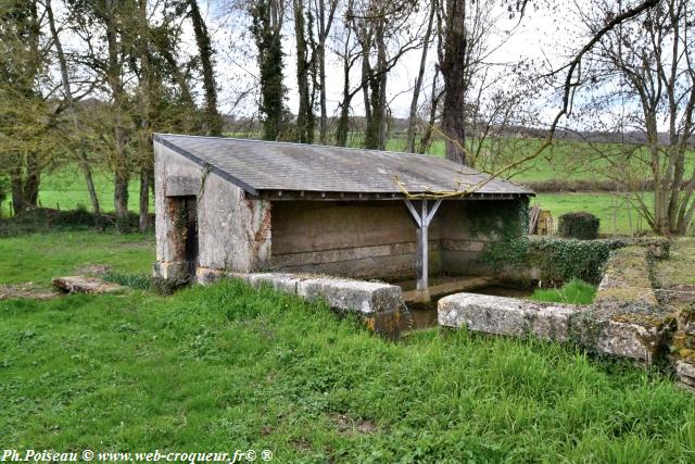 Lavoir de l'étang de Chazeuil