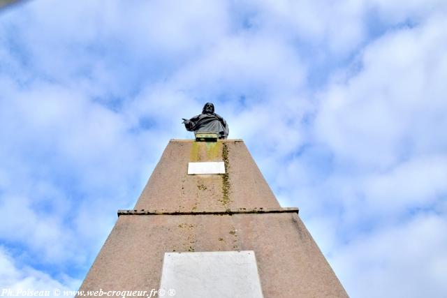 Statue du Sacré Cœur de Varzy un patrimoine