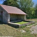 Lavoir du hameau Le Mont un patrimoine