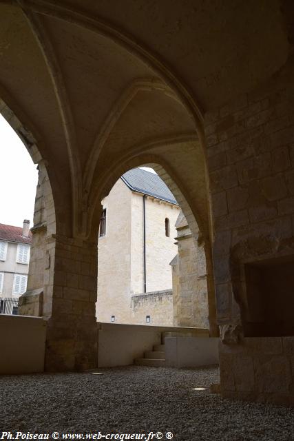 Abbaye Notre Dame de Nevers Nièvre Passion