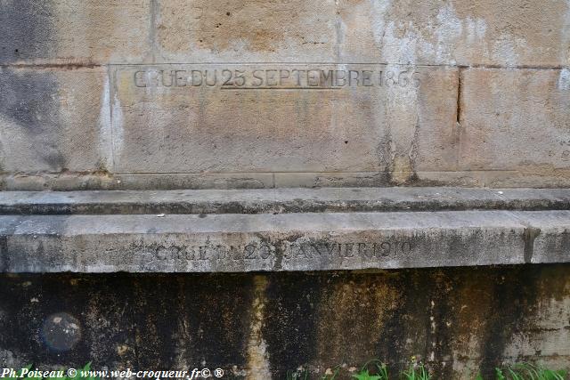 Aqueduc de Montreuillon