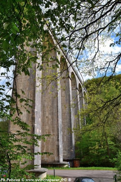 Aqueduc de Montreuillon