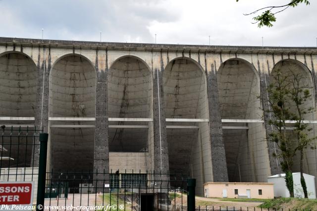 Le Barrage de Pannecière