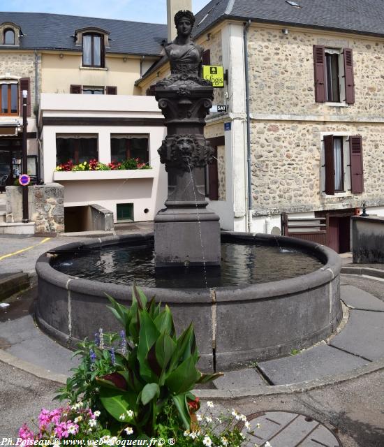 La fontaine à Château-Chinon Nièvre Passion