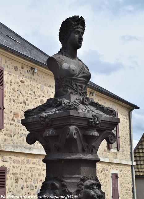 La fontaine à Château-Chinon Nièvre Passion