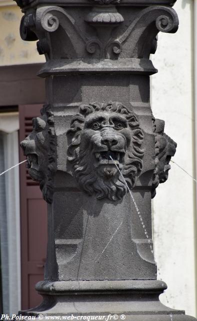 La fontaine à Château-Chinon Nièvre Passion