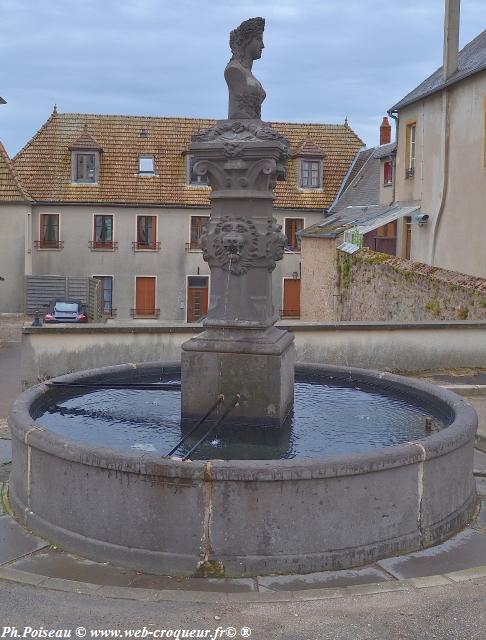 La fontaine à Château-Chinon Nièvre Passion