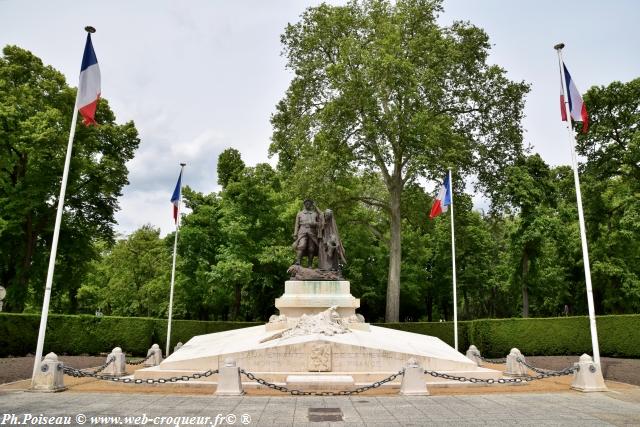 Monument Aux Morts de Nevers