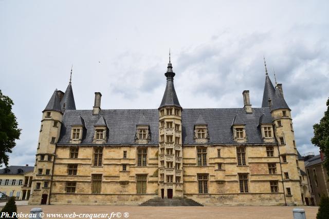 Le Palais Ducal de Nevers Nièvre Passion