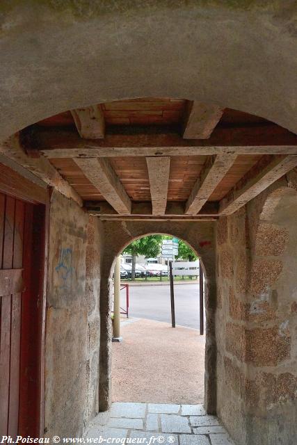 Porte Notre-Dame de Château-Chinon Nièvre Passion