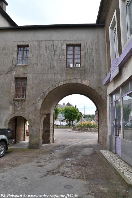 Porte Notre-Dame de Château-Chinon Nièvre Passion