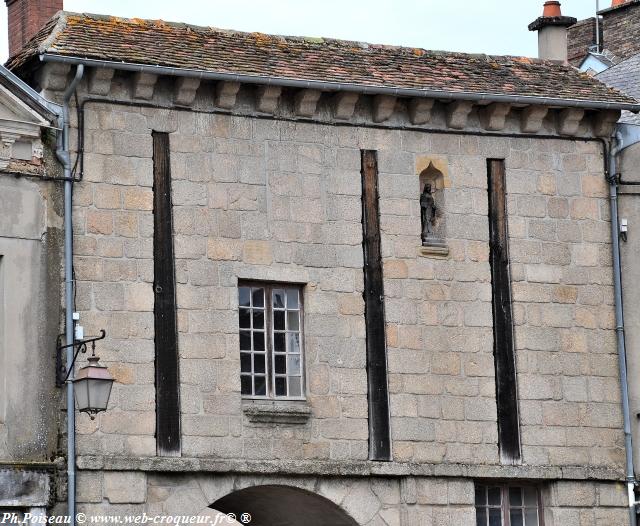 Porte Notre-Dame de Château-Chinon Nièvre Passion