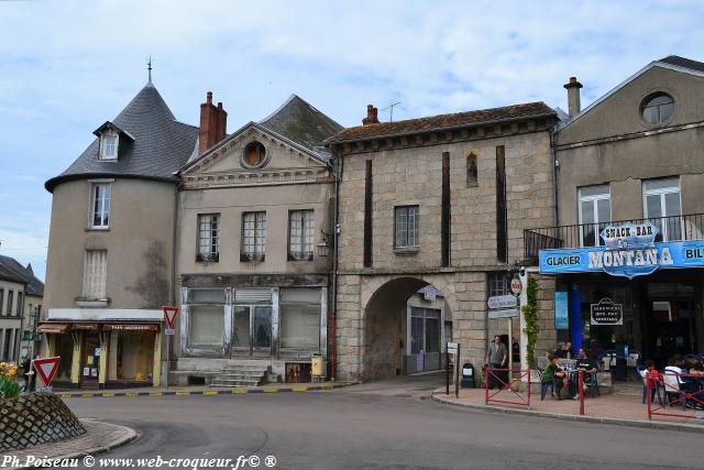 Porte Notre-Dame de Château-Chinon Nièvre Passion