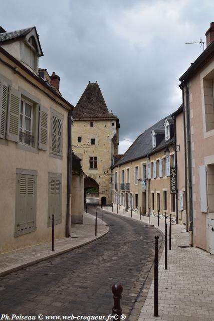 Porte du Croux de Nevers