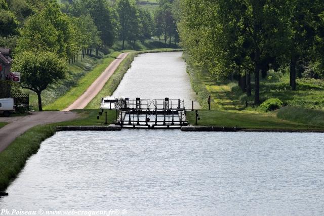 Écluses 4.5.6 de Chavance un ouvrage du Canal