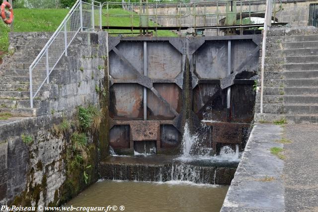 Écluses 4.5.6 de Chavance un ouvrage du Canal