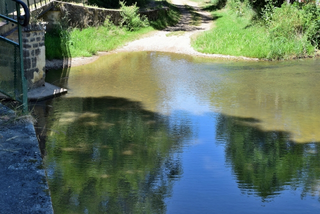 Gué et passerelle de Pourcelanges