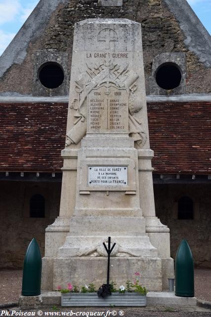 Monument aux Morts de Varzy Nièvre Passion