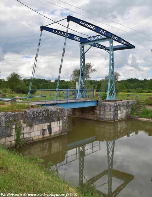 Pont-Levis de Pousseaux Nièvre Passion